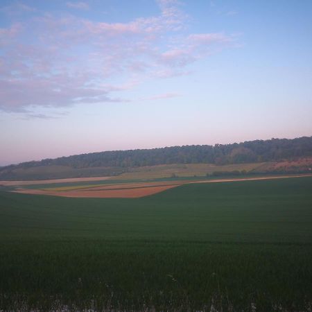 Nature Monchy Hotel Campneuseville Exterior photo